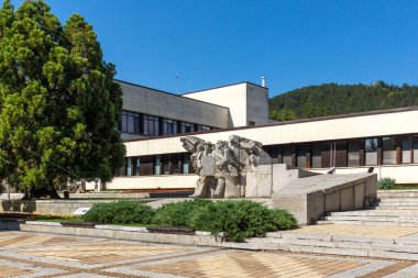 TROYAN, BULGARIA - 31 AĞUSTOS 2021: Bulgaristan 'ın Troyan, Lovech bölgesinin panoramik görünümü