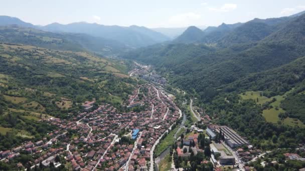 Flygfoto Över Staden Teteven Balkan Berg Lovech Region Bulgarien — Stockvideo