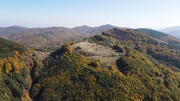 Increíble Paisaje Otoñal Montaña Erul Cerca Del Pico Kamenititsa Región — Vídeos de Stock