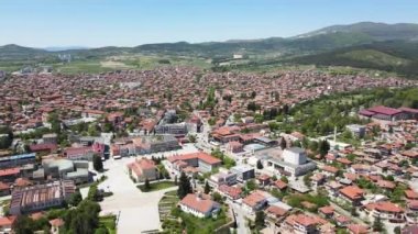 Bulgaristan 'ın Pazardzhik bölgesinin tarihi Panagyurishte kasabasının hava manzarası