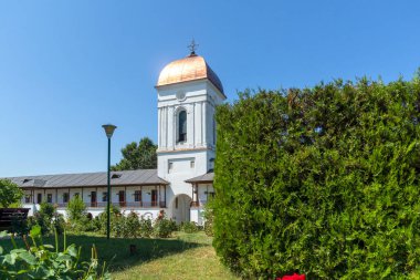 BUCHAREST, ROMANIA - 16 Ağustos 2021: Bükreş, Romanya yakınlarındaki Ortodoks Cernica Manastırı