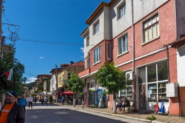 ÇEPELARE, BULGARIA - 7 Ağustos 2021: Bulgaristan 'ın ünlü kayak merkezi Chepelare, Smolyan Bölgesi, Bulgaristan