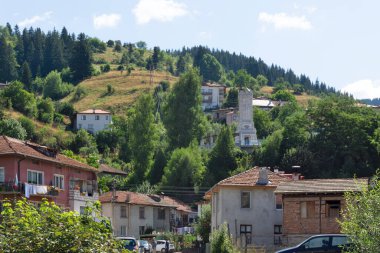 ÇEPELARE, BULGARIA - 7 Ağustos 2021: Bulgaristan 'ın ünlü kayak merkezi Chepelare, Smolyan Bölgesi, Bulgaristan