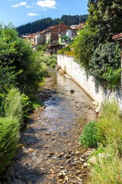 ÇEPELARE, BULGARIA - 7 Ağustos 2021: Bulgaristan 'ın ünlü kayak merkezi Chepelare, Smolyan Bölgesi, Bulgaristan