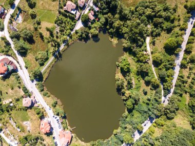 Bulgaristan 'ın Smolyan gölleri yakınlarındaki Rodop Dağlarının Hava Panoraması