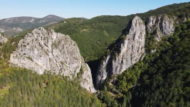 Vista Aérea Garganta Del Río Erma Cerca Ciudad Tran Bulgaria — Vídeos de Stock