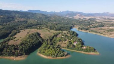 Bulgaristan 'ın Sopot Reservoir, Lovech Bölgesinin hava manzarası