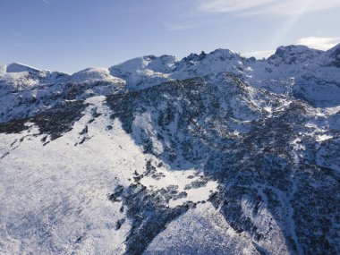 Bulgaristan 'ın Malyovitsa zirvesi yakınlarındaki Rila Dağı' nın şaşırtıcı kış manzarası