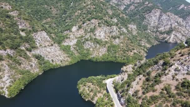 공중에서 Krichim Reservoir Rhodopes Mountain Plovdiv Region Bulgaria — 비디오