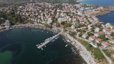 Bulgaristan 'ın Burgaz Bölgesi Ahtopol kentindeki inanılmaz hava manzaralı kasaba 