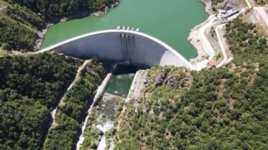 Bulgaristan 'ın Smolyan Bölgesi, Tsankov kamak Barajı' nın hava manzarası
