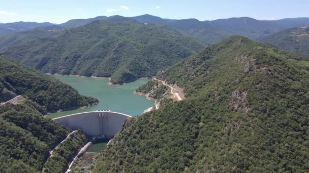 공중에서 Tzankov Kamak Reservoir Smolyan Region Bulgaria — 비디오