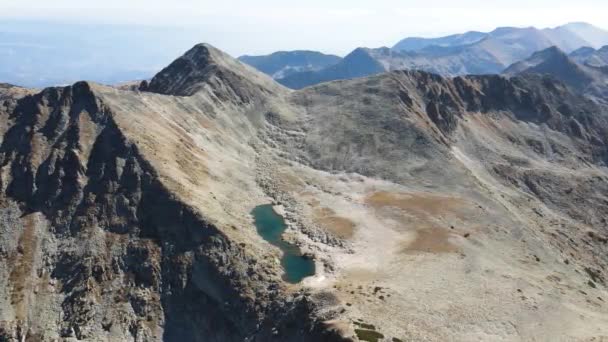 Letecký Pohled Polezhan Peak Gazey Lake Pirin Mountain Bulharsko — Stock video