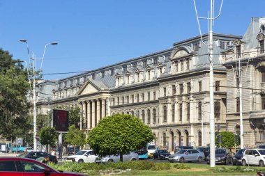 BÜKREŞ, ROMANIA - 17 AĞUSTOS 2021: Romanya 'nın Bükreş kentinin şehir merkezinde (eski kasaba) tipik cadde ve durgunluk