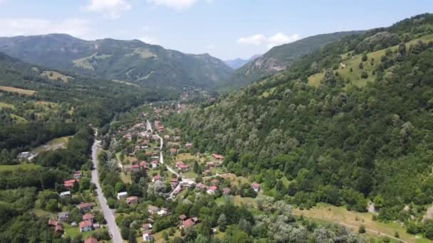 Uitzicht Vanuit Lucht Het Dorp Ribaritsa Het Balkangebergte Lovech Bulgarije — Stockvideo