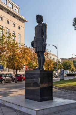 THESSALONIKI, GREECE - 22 Eylül 2019: Filip II Macedon Anıtı Yunanistan 'ın orta Makedonya kenti Selanik' in setinde