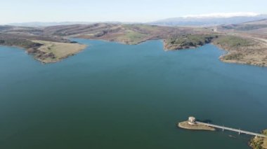 Bulgaristan 'ın Dyakovo Reservoir, Kyustendil Bölgesinin hava manzarası