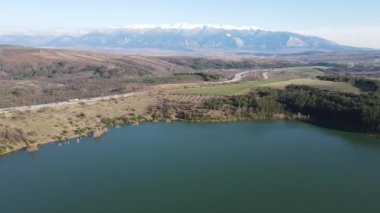 Bulgaristan 'ın Dyakovo Reservoir, Kyustendil Bölgesinin hava manzarası