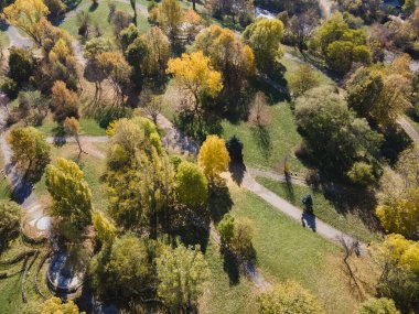 Bulgaristan 'ın Sofya kentindeki South Park' ın şaşırtıcı Sonbahar manzarası