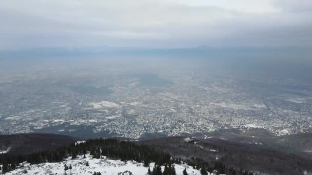 Widok Lotu Ptaka Miasto Sofia Pobliżu Kamen Del Peak Górze — Wideo stockowe