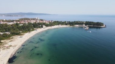 Bulgaristan 'ın Burgaz Bölgesi' ndeki Kiten kasabasının Güney Sahili 'nin şaşırtıcı hava manzarası 