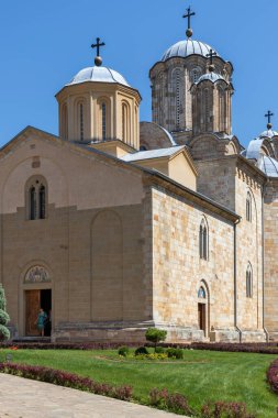 Despotovac, Sırbistan - 11 Ağustos 2019: 1406 ve 1418 yılları arasında kurulan Ortaçağ Manasija manastırı, Sumadija ve Batı Sırbistan