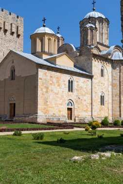 Despotovac, Sırbistan - 11 Ağustos 2019: 1406 ve 1418 yılları arasında kurulan Ortaçağ Manasija manastırı, Sumadija ve Batı Sırbistan