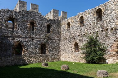 Despotovac, Sırbistan - 11 Ağustos 2019: 1406 ve 1418 yılları arasında kurulan Ortaçağ Manasija manastırı, Sumadija ve Batı Sırbistan