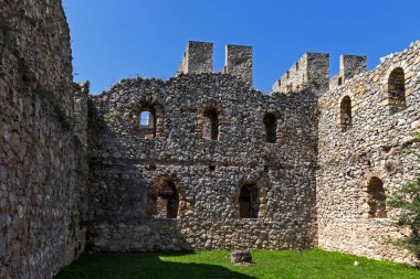 Despotovac, Sırbistan - 11 Ağustos 2019: 1406 ve 1418 yılları arasında kurulan Ortaçağ Manasija manastırı, Sumadija ve Batı Sırbistan