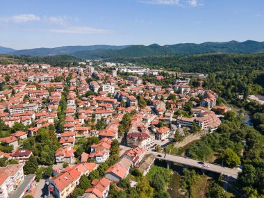 Bulgaristan 'ın Truva, Lovech bölgesinin merkezinin şaşırtıcı hava manzarası