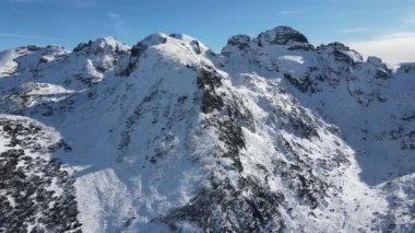 Bulgaristan 'ın Malyovitsa zirvesi yakınlarındaki Rila Dağı' nın şaşırtıcı kış manzarası