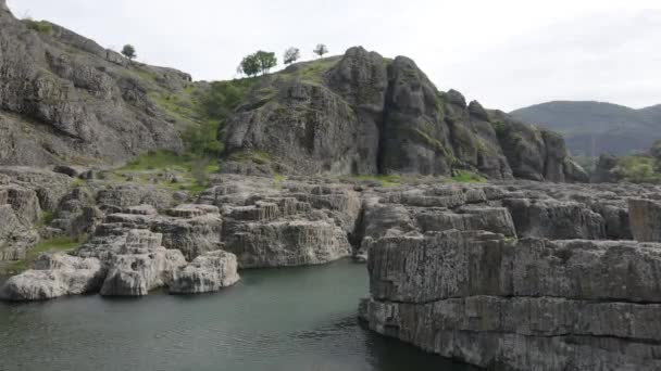 Luftaufnahme Des Sheytan Dere Shaitan River Canyons Unter Dem Staudamm — Stockvideo