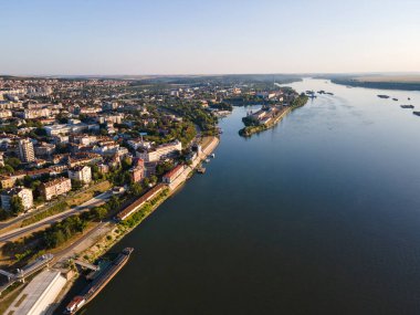 Bulgaristan 'ın Tuna Nehri ve Rusçuk Kenti' nin şaşırtıcı hava manzarası