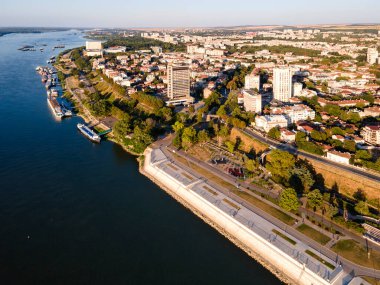 Bulgaristan 'ın Tuna Nehri ve Rusçuk Kenti' nin şaşırtıcı hava manzarası