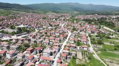 Bulgaristan 'ın Pazardzhik bölgesinin tarihi Strelcha kentinin hava manzarası