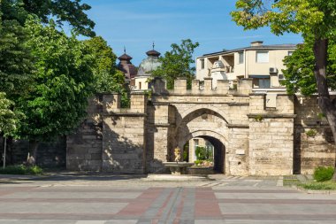 VIDIN, BULGARIA - 23 Mayıs 2021: Bulgaristan 'ın Vidin kentinin merkezindeki Bdintsi Meydanı Panoraması