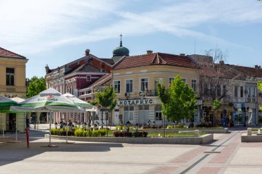 VIDIN, BULGARIA - 23 Mayıs 2021: Bulgaristan 'ın Vidin kentinin merkezindeki Bdintsi Meydanı Panoraması