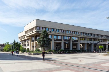 VIDIN, BULGARIA - 23 Mayıs 2021: Bulgaristan 'ın Vidin kentinin merkezindeki Bdintsi Meydanı Panoraması