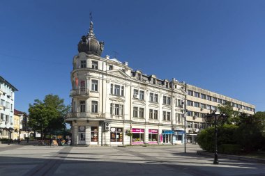 VIDIN, BULGARIA - 23 Mayıs 2021: Bulgaristan 'ın Vidin kentinin merkezindeki Bdintsi Meydanı Panoraması