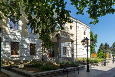 VIDIN, BULGARIA - 23 Mayıs 2021: Bulgaristan 'ın Vidin kentinin merkezindeki Bdintsi Meydanı Panoraması