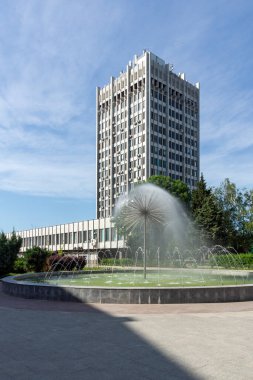VIDIN, BULGARIA - 23 Mayıs 2021: Bulgaristan 'ın Vidin kentinin merkezindeki Bdintsi Meydanı Panoraması