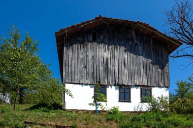 Bulgaristan 'ın Lovech bölgesindeki Oreshak köyünde otantik ondokuzuncu yüzyıl evleriyle Baba Stana (Büyükanne Stana) mahallesi
