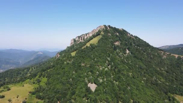 Vista Aérea Montaña Balcánica Cerca Ciudad Teteven Región Lovech Bulgaria — Vídeos de Stock
