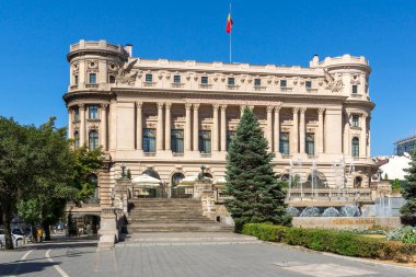 BUCHAREST, ROMANIA - 17 AĞUSTOS 2021: Romanya 'nın Bükreş kentinde (eski şehir) askeri kulüp inşaatı