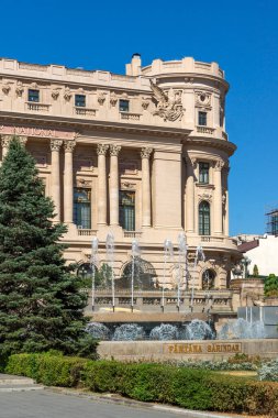 BUCHAREST, ROMANIA - 17 AĞUSTOS 2021: Romanya 'nın Bükreş kentinde (eski şehir) askeri kulüp inşaatı