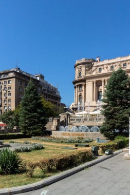 BUCHAREST, ROMANIA - 17 AĞUSTOS 2021: Romanya 'nın Bükreş kentinde (eski şehir) askeri kulüp inşaatı