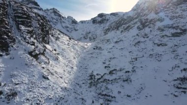 Bulgaristan 'ın Malyovitsa zirvesi yakınlarındaki Rila Dağı' nın şaşırtıcı kış manzarası