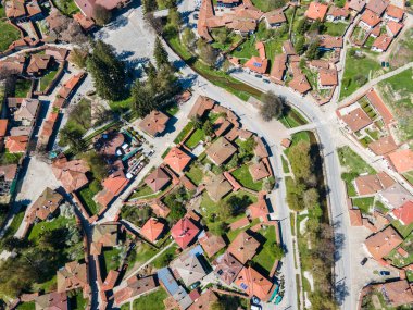 Bulgaristan 'ın Sofya Bölgesi' nin tarihi Koprivshtitsa kentinin hava manzarası