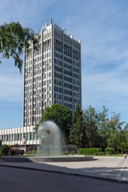 VIDIN, BULGARIA - 23 Mayıs 2021: Bulgaristan 'ın Vidin kentinin merkezindeki Bdintsi Meydanı' nın panoramik manzarası