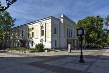 VIDIN, BULGARIA - 23 Mayıs 2021: Bulgaristan 'ın Vidin kentindeki tipik cadde ve binalar